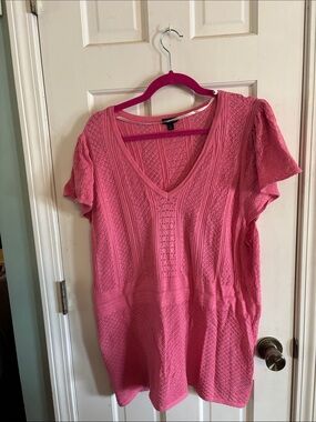 Women's Pink V-Neck Knit Top